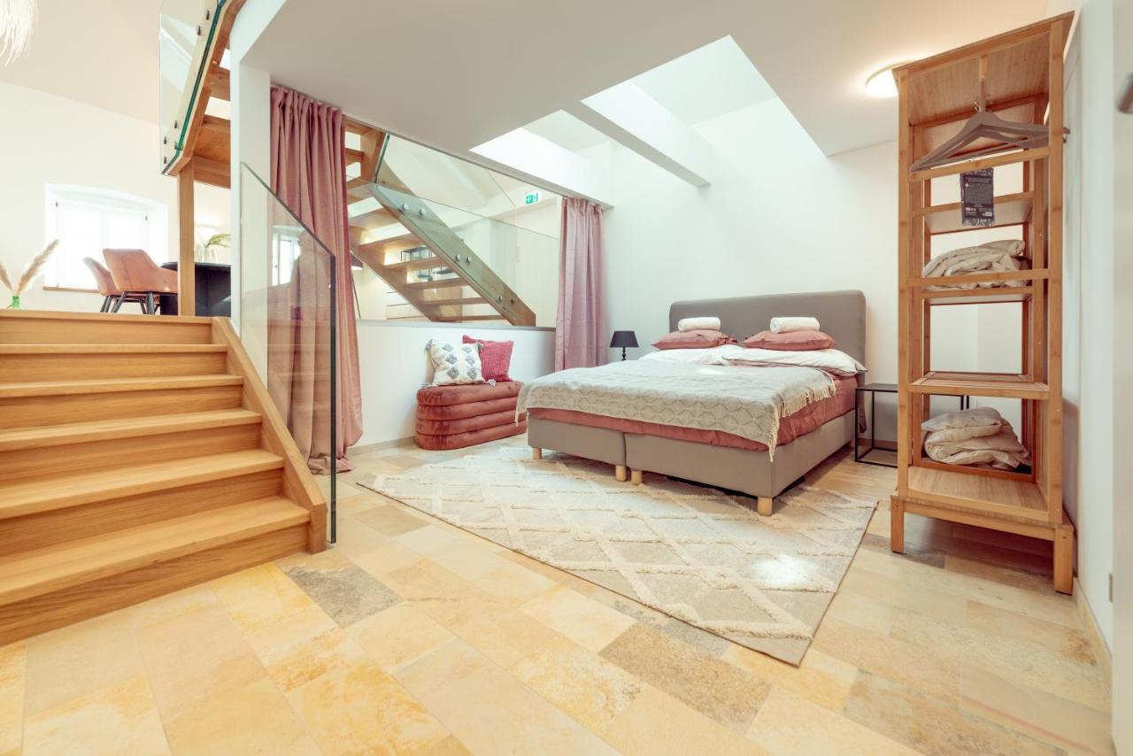 Apartamento Penthouse Maxfux Direkt In Der Fussgaengerzone 130M2 Krems an der Donau Exterior foto